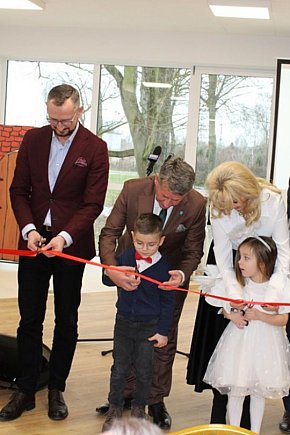 Uroczyste oddanie do użytku zmodernizowanego budynku Domu Dziennego Pobytu i Żłobka Miejskiego w Mroczy-4255