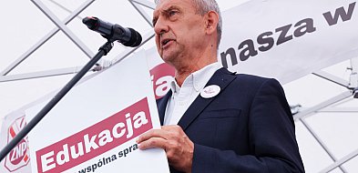 ZNP ostro reaguje na stanowisko MEN ws. godzin ponadwymiarowych. Broniarz: to kuri-30978