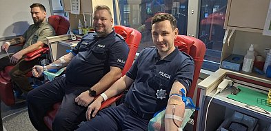 Policjanci z Sępólna Krajeńskiego włączyli się w akcję Nadleśnictwo Lutówko "Krew-32274