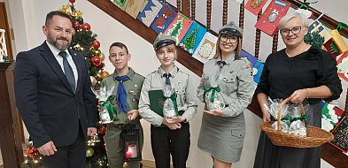 Łobżenica: Przynieśli Betlejemskie Światło Pokoju-32358