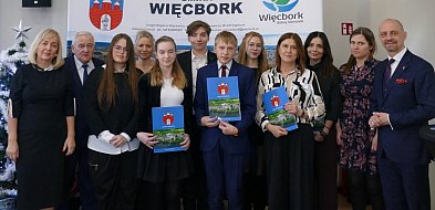 Dyktando o Złote Pióro Przewodniczącej Rady Miejskiej w Więcborku i Burmistrza Wię-32692