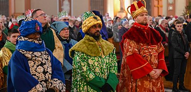 Bydgoszcz: Wielotysięczny tłum przeszedł w 13. Bydgoskim Orszaku Trzech Króli-32992