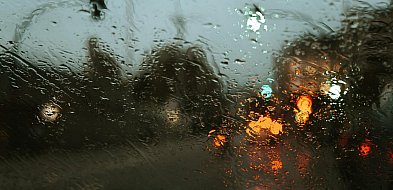 Możliwe intensywne opady deszczu na zachodzie Polski - jutro odprawa w RCB poświęc