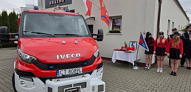 Gmina Mrocza: Druhowie z Drążna otrzymali strażacki wóz