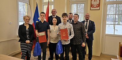 Krajenka: Nagrody Burmistrza za wybitne osiągnięcia naukowe