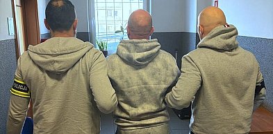 Bydgoszcz: Kryminalni z Wyżyn zabezpieczyli podrobioną odzież