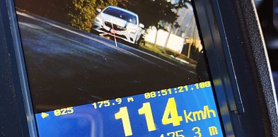 KPP Złotów: 26-letni mieszkaniec powiatu człuchowskiego jechał w terenie zabudowan