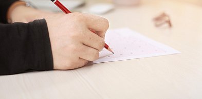 Na próbnej maturze z polskiego rozprawka na temat decyzji jednostki lub na temat p