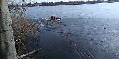Wyścig z czasem w Człuchowie. Pod mężczyzną załamał się lód
