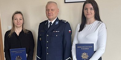 Człuchów: Czujność pracownic poczty uratowała oszczędności seniorki. Komendant Pol