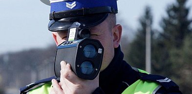 Nakło nad Notecią: 112 km/h poza terenem zabudowanym. Motocyklista z powiatu człuc