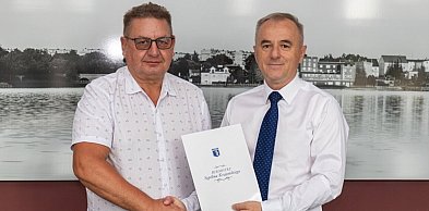 Sępólno Krajeńskie: Podpisali umowę na budowę dróg - ulicy Bratkowej, Wrzosowej, L