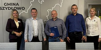 Rozpoczynają się prace przy budowie oświetlenia drogowego w Szydłowie-30786