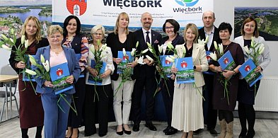 Wręczenie nagród Burmistrza Więcborka z okazji Dnia Edukacji Narodowej-30825