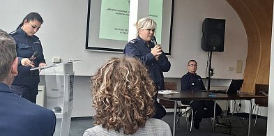 Sępólno Krajeńskie - Seniorzy wobec współczesnych zagrożeń – debata o bezpieczeńst-31131