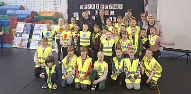 Powiat sępoleński: Wspólna misja policjantów i szkół w ramach akcji „Odblaskowa Sz-31307