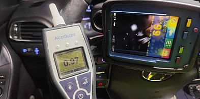 Kujawsko-pomorskie: Po pijanemu wsiadł za kierownicę i ruszył w podróż wraz z 7-le-31421