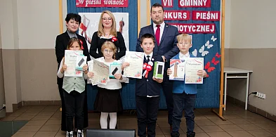 Gmina Wyrzysk: VII Gminny Konkurs Pieśni Patriotycznej w Falmierowie-31814