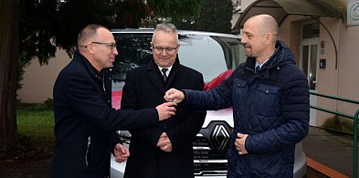 Przekazanie nowego samochodu dla Środowiskowego Domu Samopomocy w Więcborku-32154