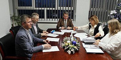 Podpisano nową umowę na odbiór i zagospodarowanie odpadów w Gminie Mrocza-32253