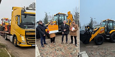 Zarząd Drogowy w Sępólnie Krajeńskim wzbogacił się o nową koparko-ładowarkę kołową-32544