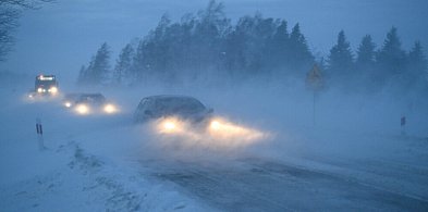 W nocy w całym kraju spadnie śnieg; IMGW ostrzega przed zamieciami śnieżnymi na pó-32795