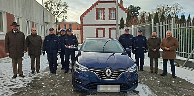 Nowy radiowóz dla policjantów z Sępólna Krajeńskiego-33163
