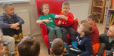 Gmina Nakło nad Notecią: Dzień Języka Ojczystego w Bibliotece w Ślesinie