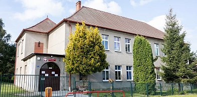 Gmina Sośno: Zrzutka na wymarzony sztandar dla Szkoły Podstawowej w Przepałkowie