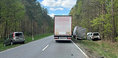 Wypadek z udziałem trzech pojazdów na DK10