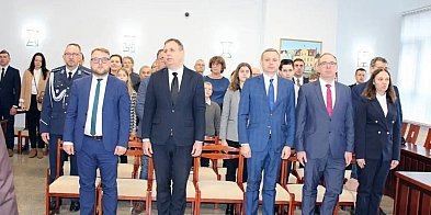 Do Hymnu i historii: Mrocza świętowała odzyskanie niepo-31589