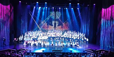 Dzieci z Człuchowa na scenie Teatru Muzycznego w Gdyni-32322