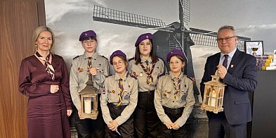 Betlejemskie Światełko Pokoju w Urzędzie Gminy Sośno-32559