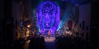 Narodził się pośród jasnych gwiazd... – niedzielny wiec-33331