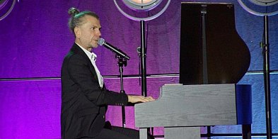 Dzień Kobiet w Mroczy z Adamem Snopkiem