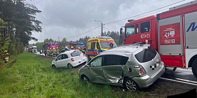 Zderzenie Toyoty z Nissanem na DK25