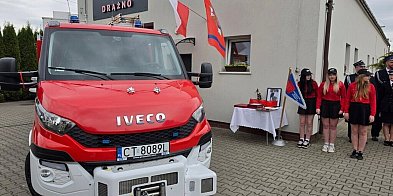 Gmina Mrocza: Druhowie z Drążna otrzymali strażacki wóz