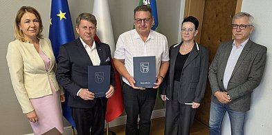 Mrocza: Podpisano umowę na remont drogi w Drzewianowie