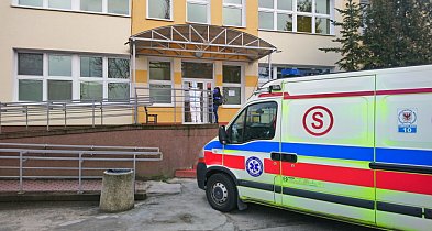 Niektóre szpitale przesuwają planowane operacje i ograniczają włączanie nowych pac-31396