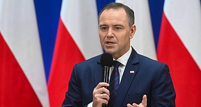 Prezydent oczekuje przeprosin i stawienia się u niego szefów służb specjalnych-31541