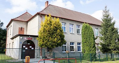 Gmina Sośno: Zrzutka na wymarzony sztandar dla Szkoły Podstawowej w Przepałkowie