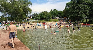Rusza sezon na Plaży pod Wierzbami w Wierzchucinku. Nad wodą pojawili się już rato