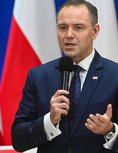 Prezydent oczekuje przeprosin i stawienia się u niego szefów służb specjalnych-31541