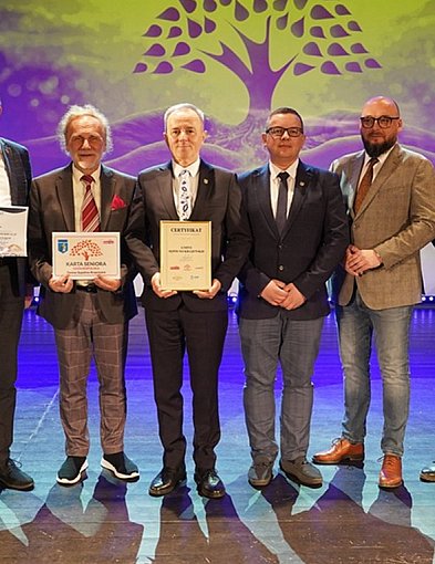 Seniorzy z Sępólna Krajeńskiego z nowymi przywilejami. Ruszyła Ogólnopolska Karta