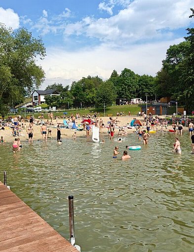 Rusza sezon na Plaży pod Wierzbami w Wierzchucinku. Nad wodą pojawili się już rato