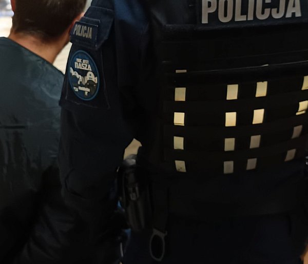 Tarnówka: Znieważył policjanta - usłyszał zarzut przestępstwa-30065