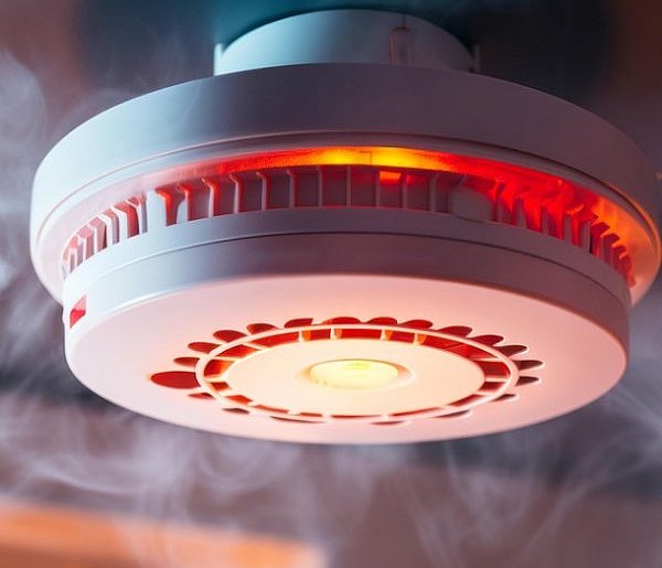 Rewolucja w przepisach pożarowych. Nowe obowiązki dla właścicieli domów i firm-31237