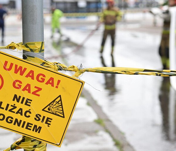 Wyciek gazu w Toruniu; konieczny wykop, żeby ustalić skalę awarii-31310