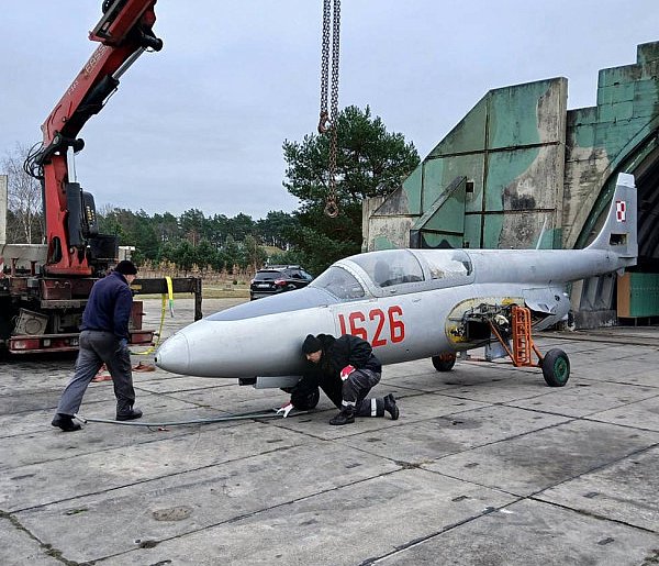 Nowy samolot w zbiorach Pilskiego Muzeum Wojskowego-32112