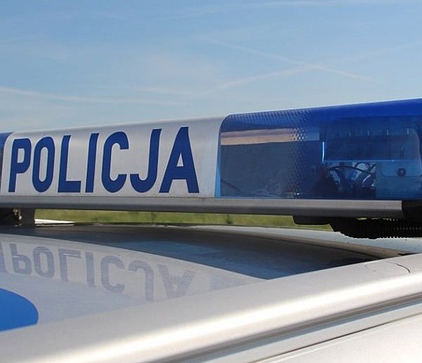Jastrowie: Pod sklepem wypił alkohol, a potem odjechał. Został zatrzymany dzięki-33187